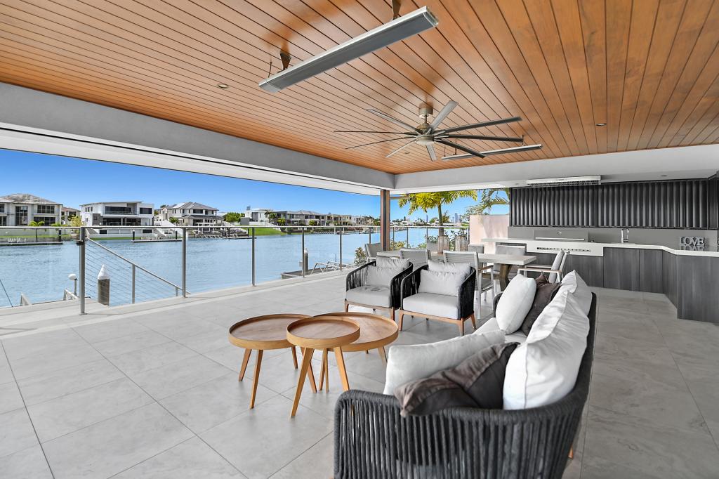 33 Namatjira Ct, Broadbeach Waters, QLD 4218