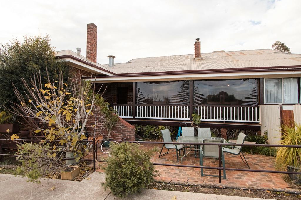 28 George St, Bolgart, WA 6568