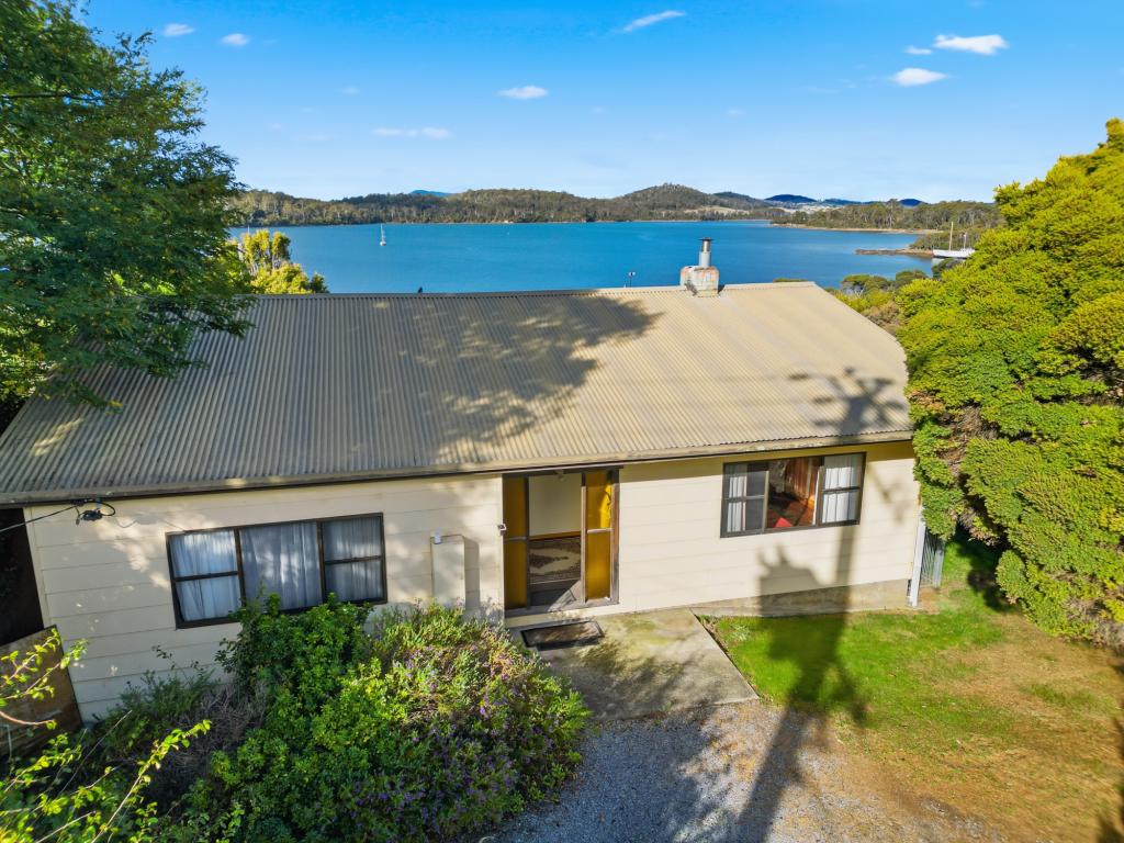 42 Flinders St, Beauty Point, TAS 7270