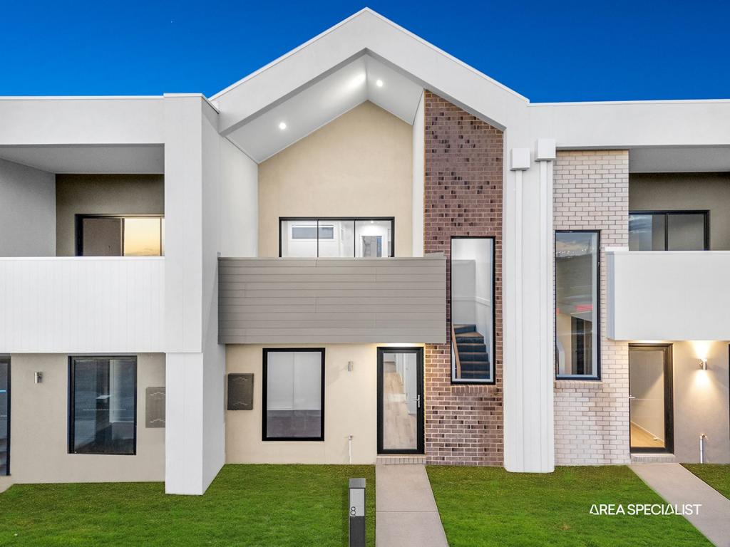8 Locanda Walk, Clyde North, VIC 3978