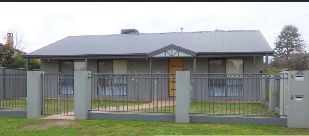 1/45 Egmont St, Benalla, VIC 3672