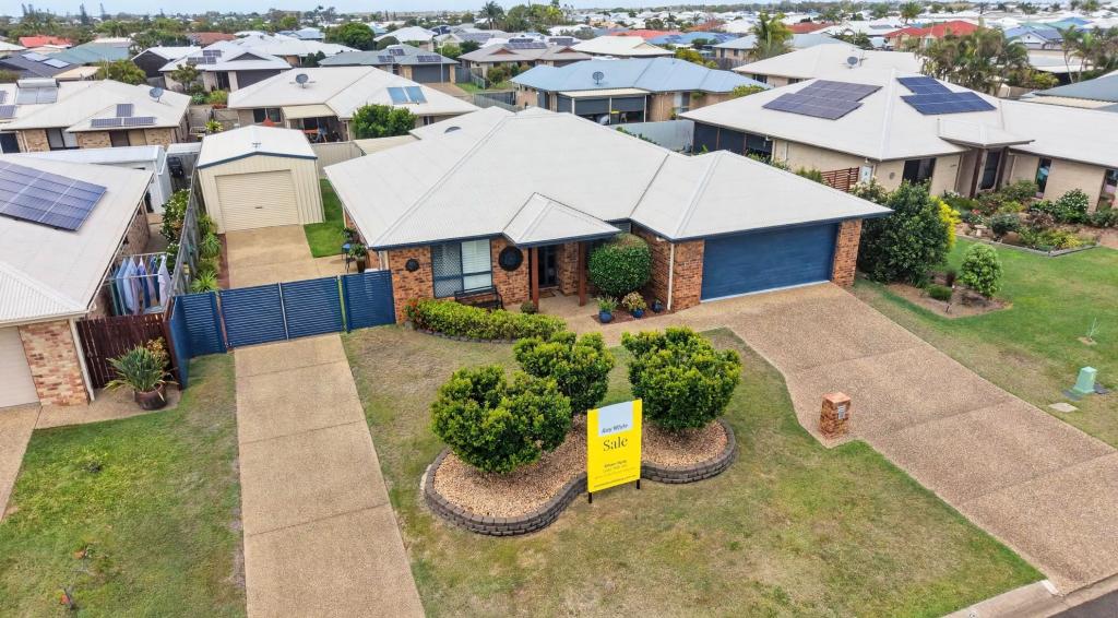 11 Wearing Rd, Bargara, QLD 4670