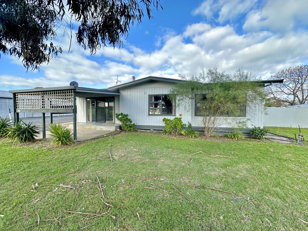 136 Racecourse Rd, Bordertown, SA 5268