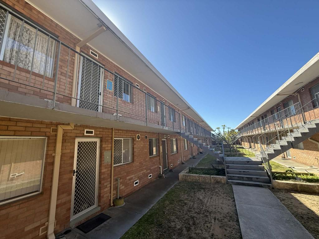 25/76 Kent St, Rockingham, WA 6168