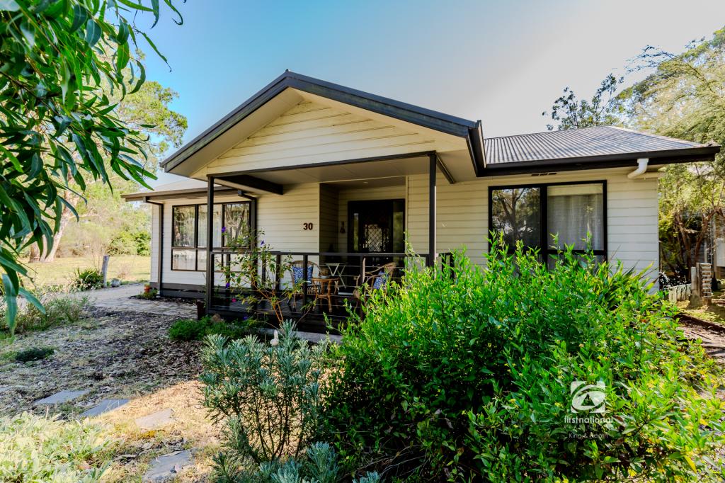 30 Seventh Pde, Raymond Island, VIC 3880