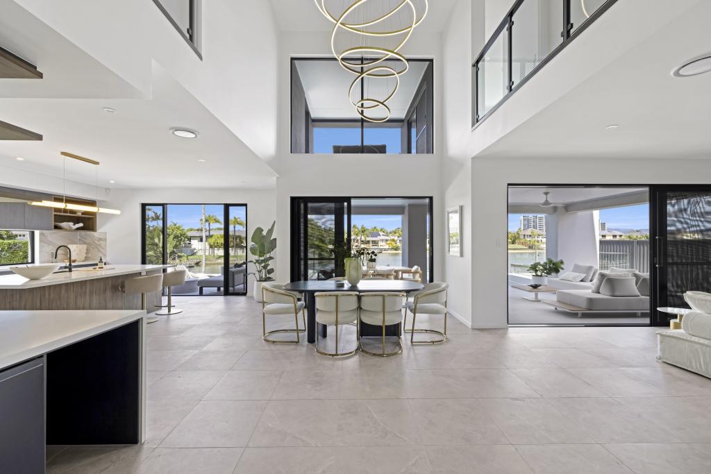 6 Delungra St, Broadbeach Waters, QLD 4218