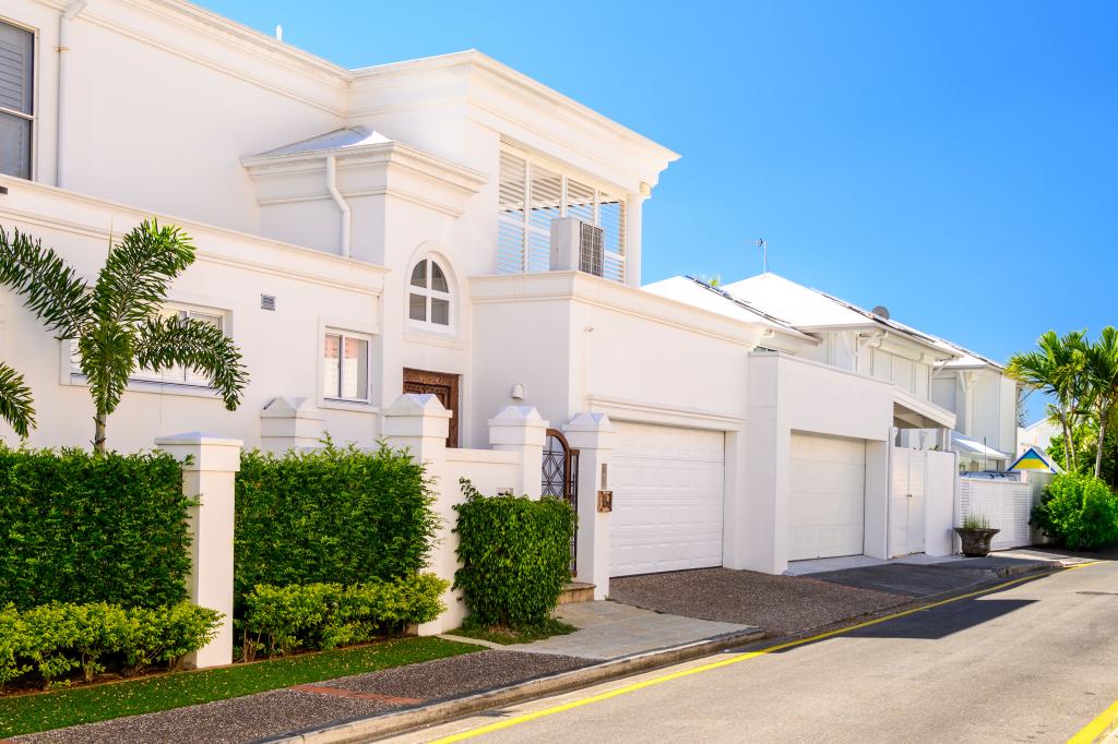 33a Peak Ave, Main Beach, QLD 4217