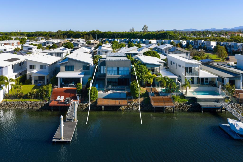 68 North Quay Cct, Hope Island, QLD 4212