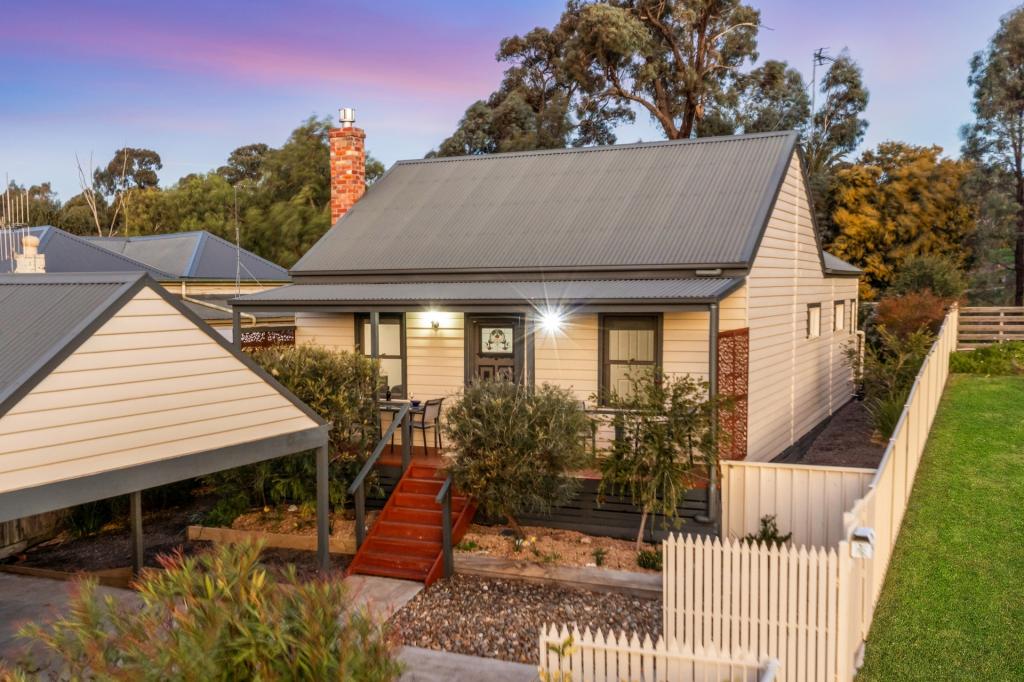 54 Union St, West Bendigo, VIC 3550