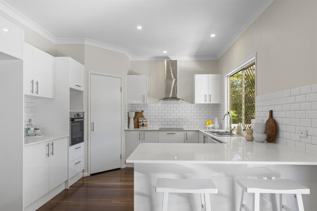9 Valencia Ct, Eatons Hill, QLD 4037