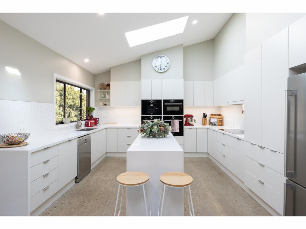 4 Joyce Pl, Lavington, NSW 2641
