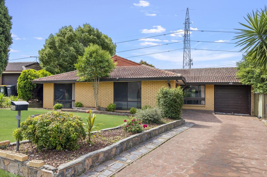 36 FERGUSSON ST, GLENFIELD, NSW 2167
