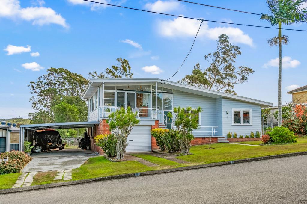 19 Elizabeth St, Fennell Bay, NSW 2283