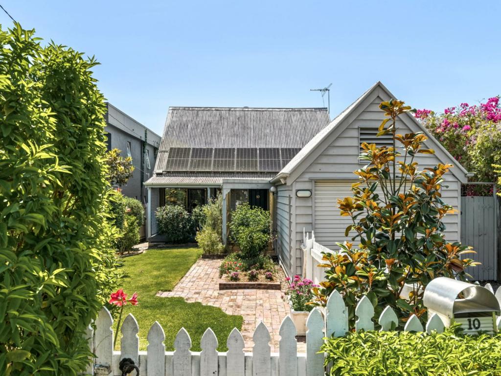 10 Hazelmere Pde, Sherwood, QLD 4075