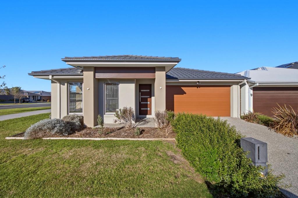 8 Valegro Lane, Cranbourne South, VIC 3977