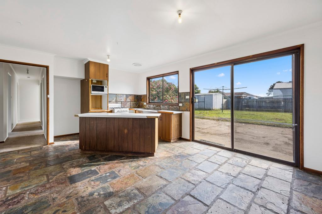 16 Blandford St, Cobden, VIC 3266