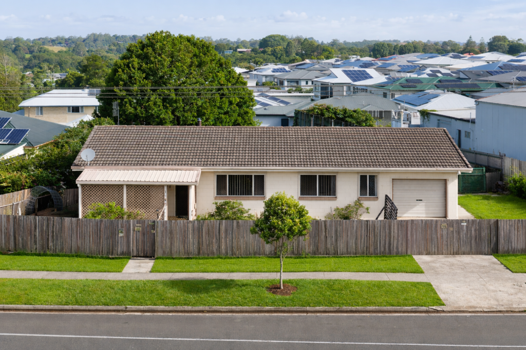 17 Macadamia Dr, Maleny, QLD 4552