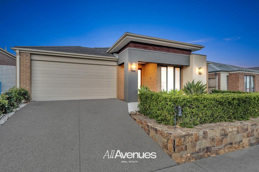 18 Sikes Rd, Clyde North, VIC 3978