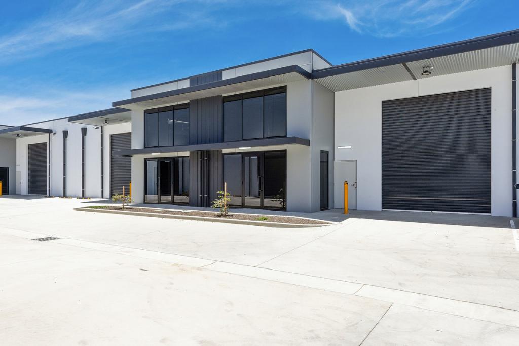 27 Waddikee Rd, Lonsdale, SA 5160