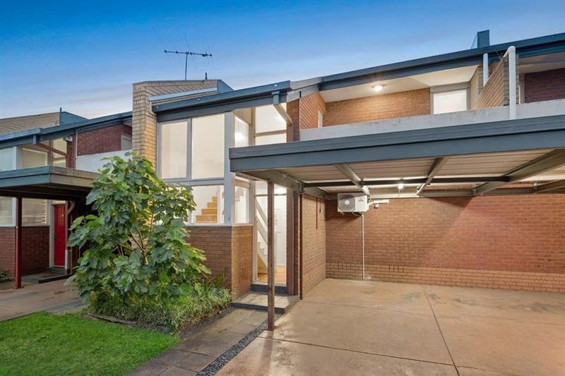 2/7 Warrigal Rd, Hughesdale, VIC 3166