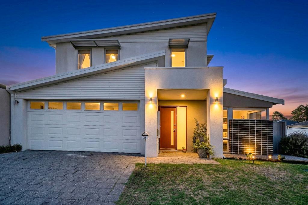 28 PLUNKETT TURN, CANNING VALE, WA 6155