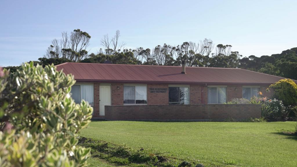 143 The Esplanade, Naracoopa, TAS 7256