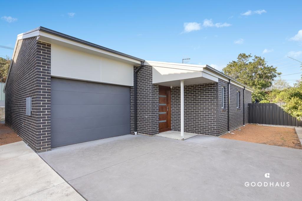 2/10A LYSTER PL, MELBA, ACT 2615