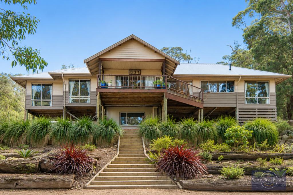 12 Pember Rd E, Ocean Beach, WA 6333