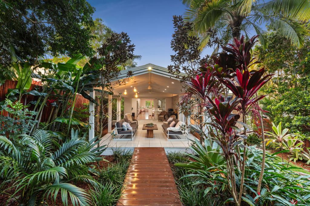 15 Pontee Pde, Alexandra Headland, QLD 4572