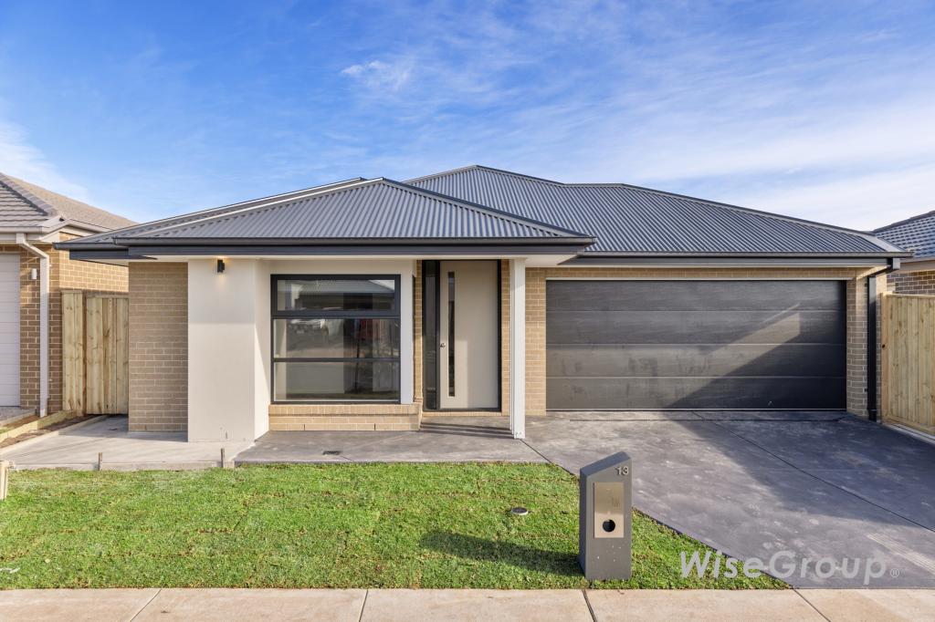 13 Biennial Rd, Pakenham, VIC 3810