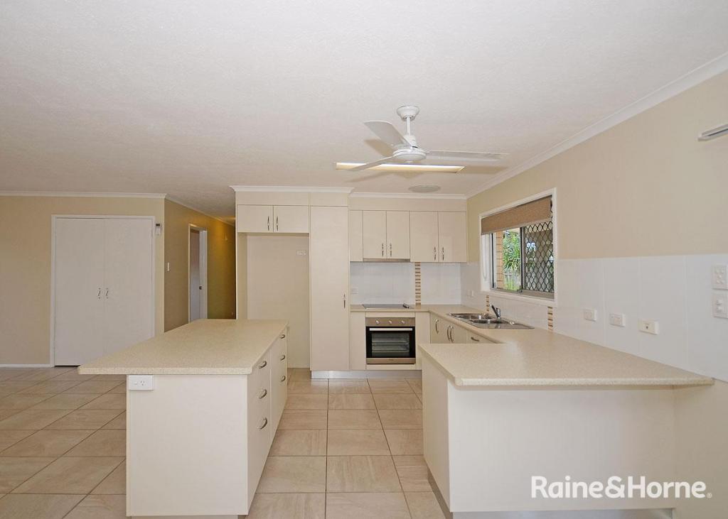 19b Limpus St, Urangan, QLD 4655