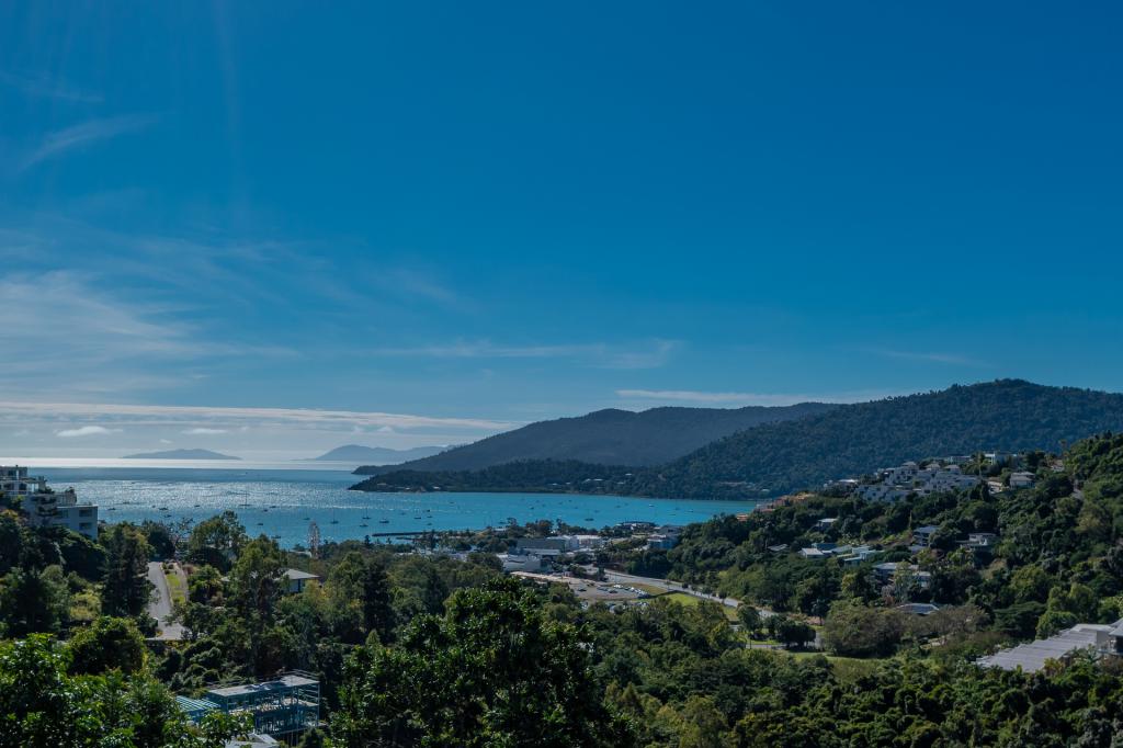 19 CUMBERLAND CT, AIRLIE BEACH, QLD 4802