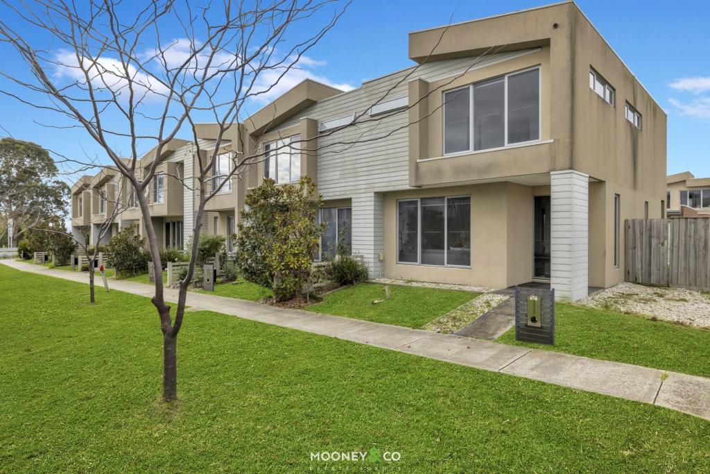 2 Aviara Walk, Cranbourne, VIC 3977