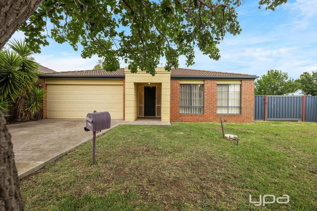 18 Flagstaff Lane, Taylors Hill, VIC 3037