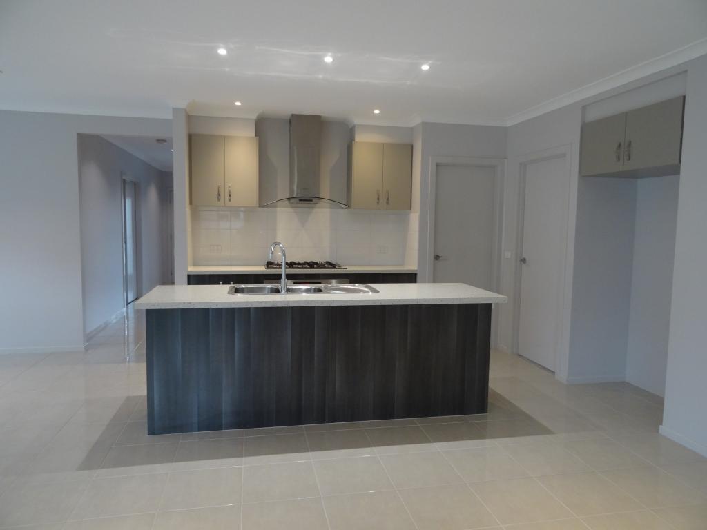 38 Cook St, Drouin, VIC 3818