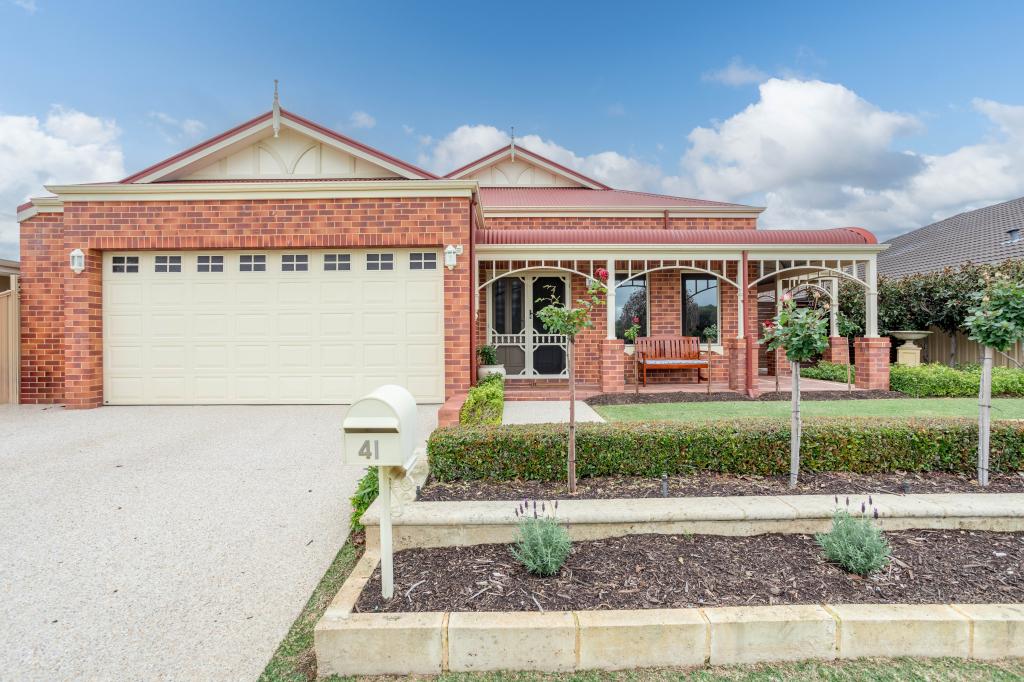 41 Cromarty Gdns, Canning Vale, WA 6155