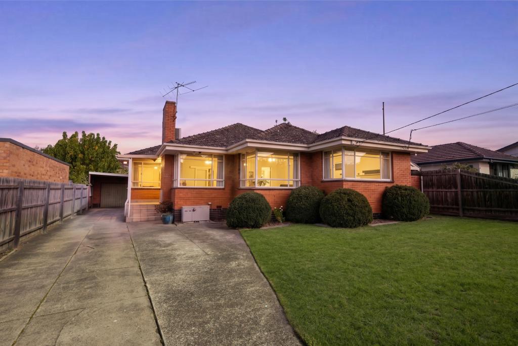 18 WILL ST, FOREST HILL, VIC 3131