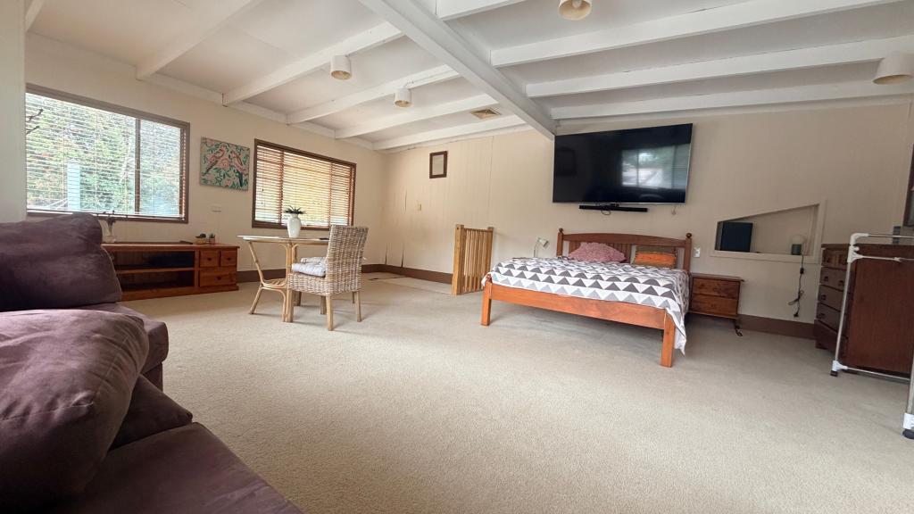 Apartment 1 -/166 Rowbotham St, Middle Ridge, QLD 4350