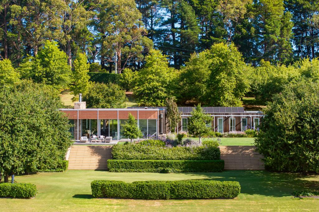 143 Point Leo Rd, Red Hill South, VIC 3937