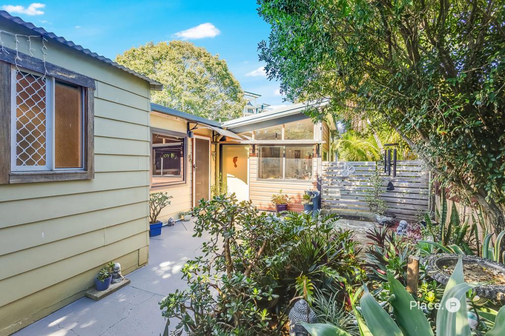 15 Roland St, Clontarf, QLD 4019