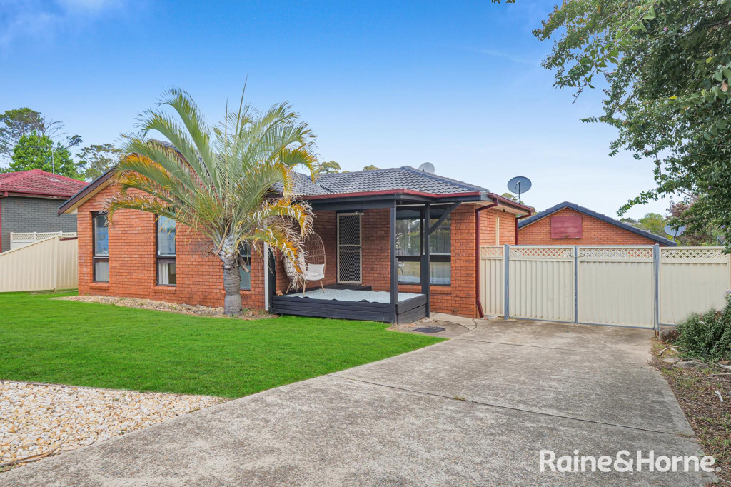 25 Benham Rd, Minto, NSW 2566