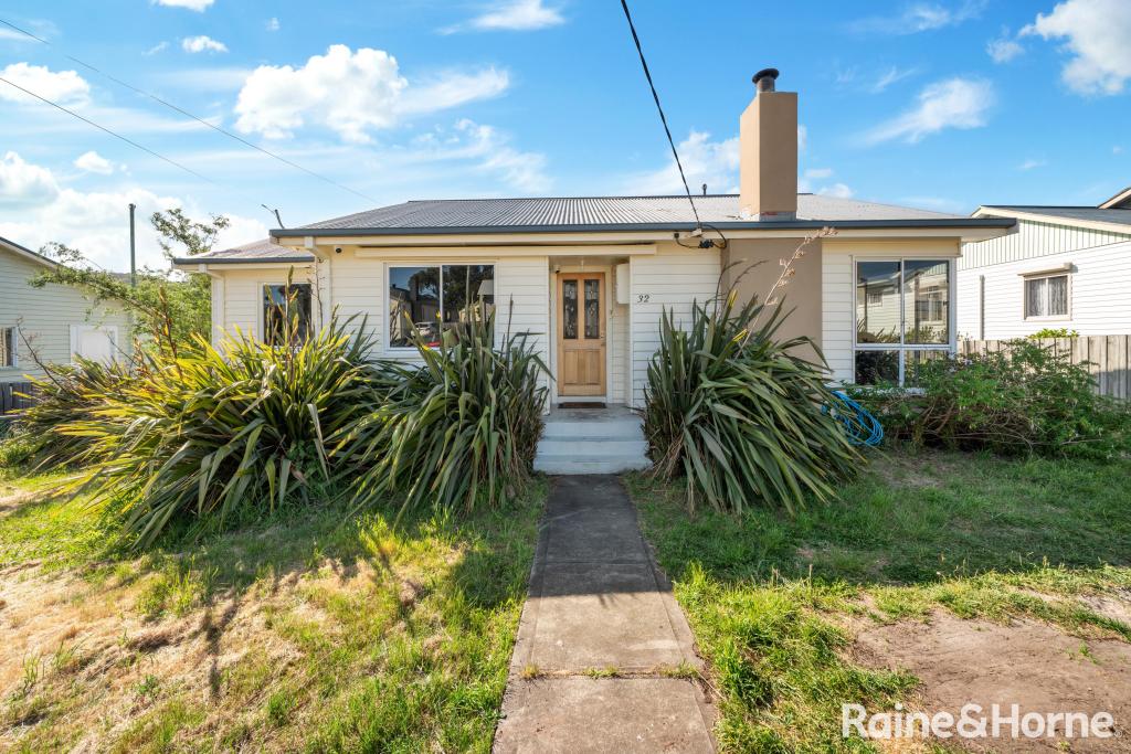 32 Schouten St, Warrane, TAS 7018