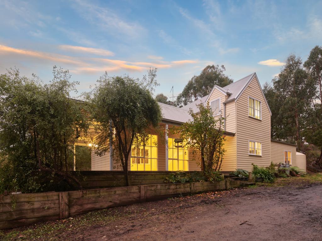2637 Willow Grove Rd, Hill End, VIC 3825