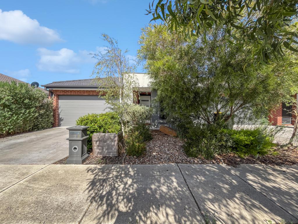 14 Hooper St, Armstrong Creek, VIC 3217