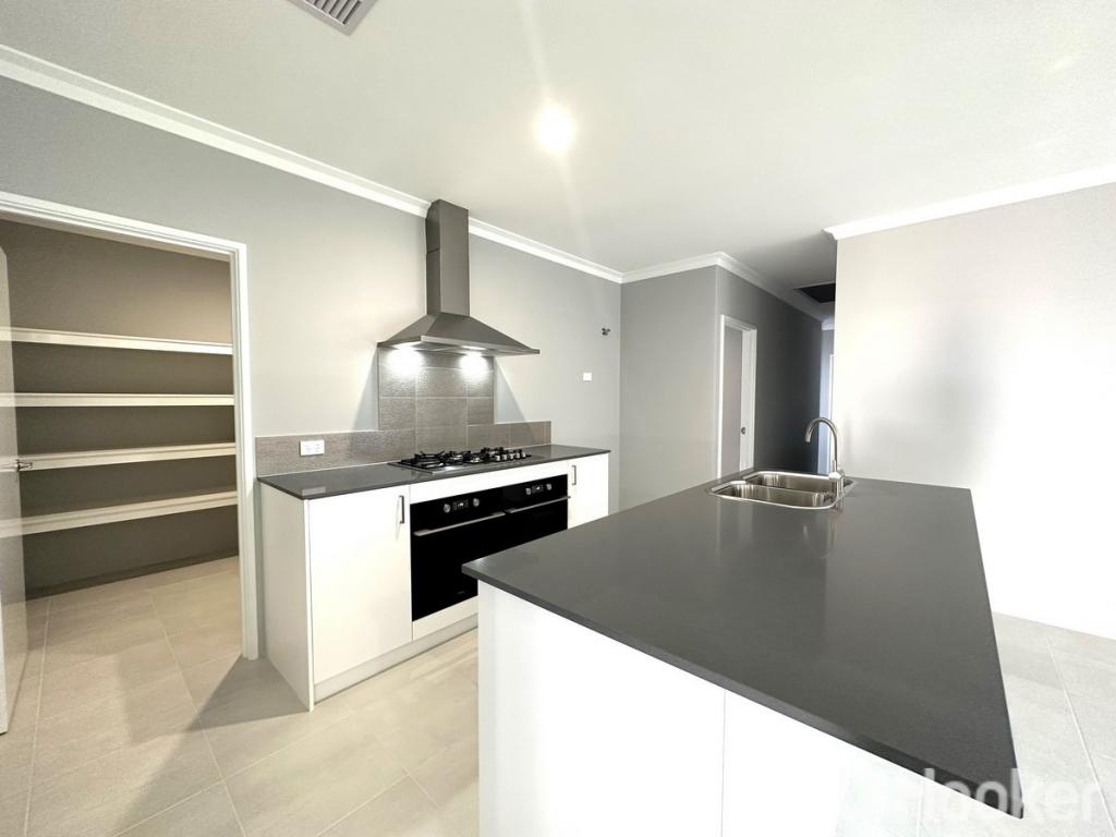 30 Yamarna Rd, Golden Bay, WA 6174