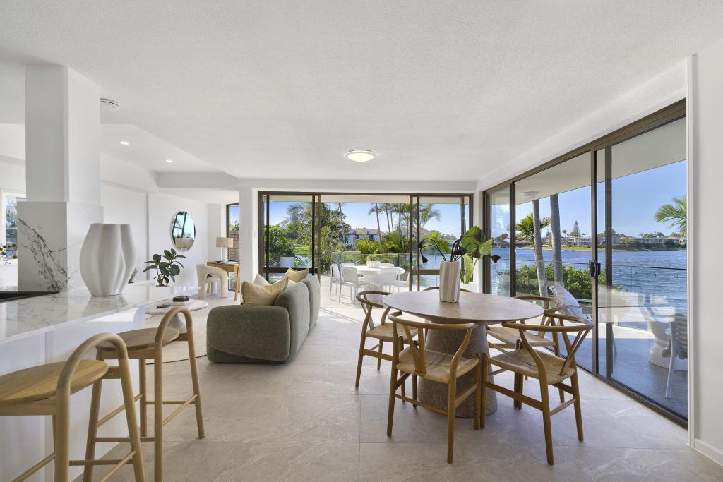 1/52 Hooker Bvd, Mermaid Waters, QLD 4218