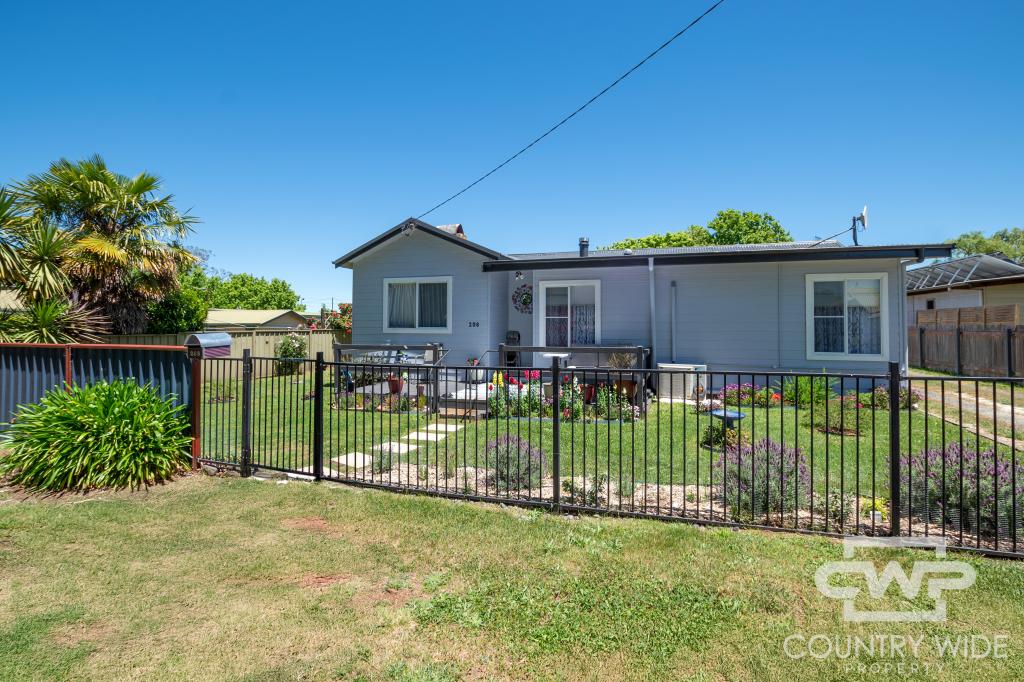 208 Sandon St, South Guyra, NSW 2365