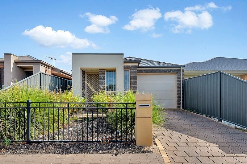 8 Torrens St, Andrews Farm, SA 5114