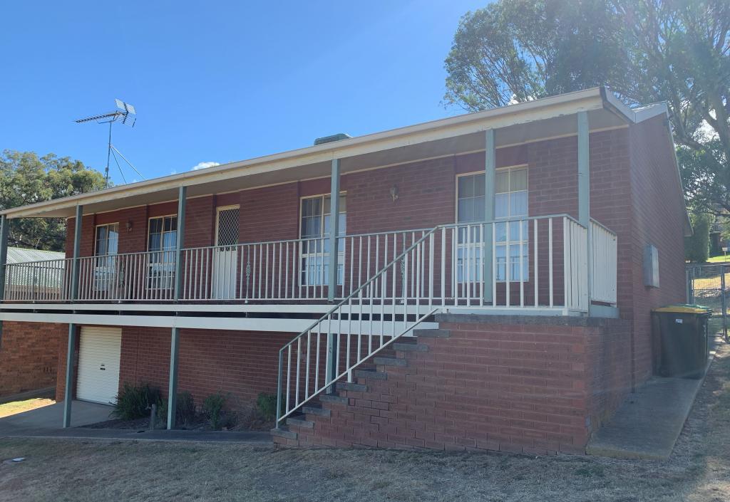 42 Booral Ave, Tumut, NSW 2720