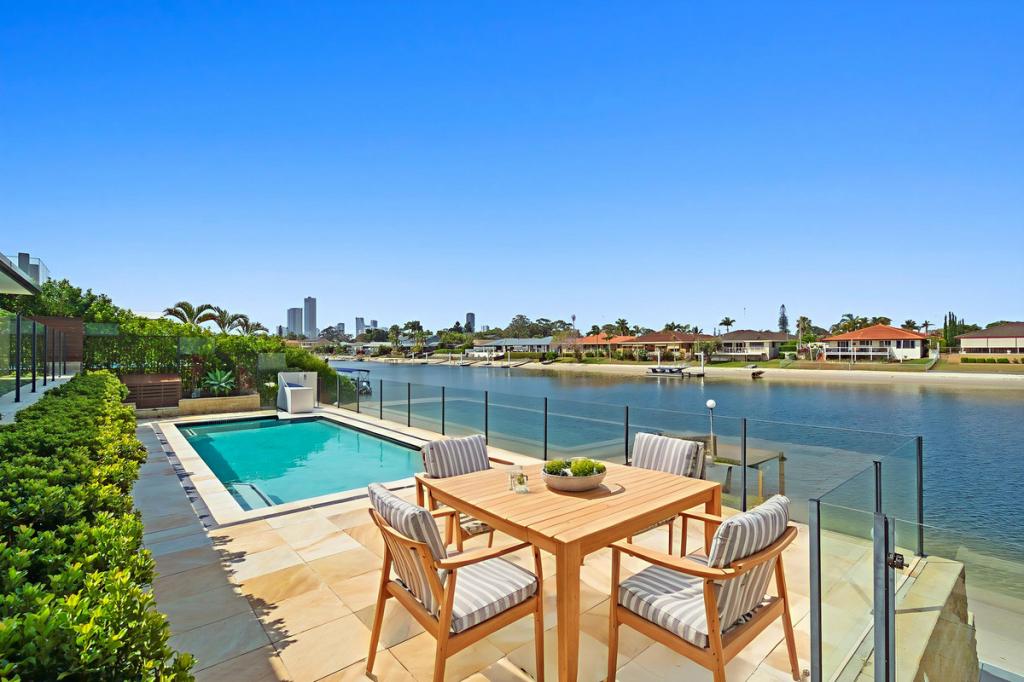 62 RUMRUNNER ST, MERMAID WATERS, QLD 4218